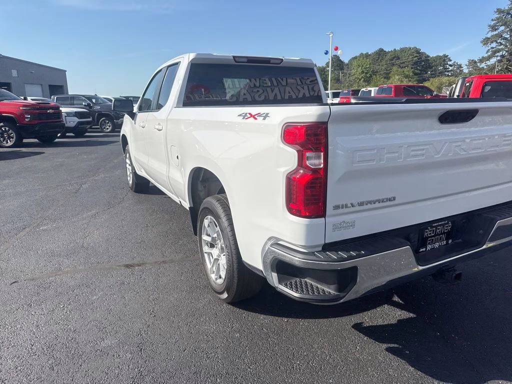 2023 Summit White Chevrolet Silverado LT 4X4 Truck