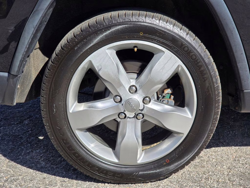 2013 Brilliant Black Crystal Pearlcoat Jeep Grand Cherokee Overland 4X4 SUV