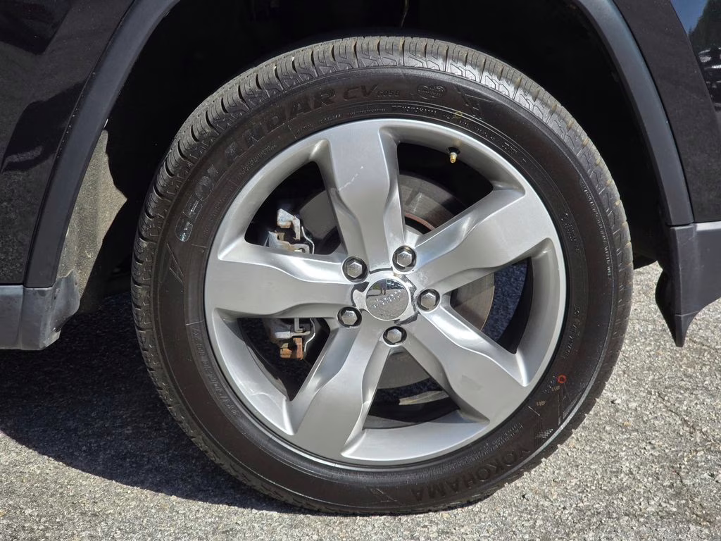 2013 Brilliant Black Crystal Pearlcoat Jeep Grand Cherokee Overland 4X4 SUV