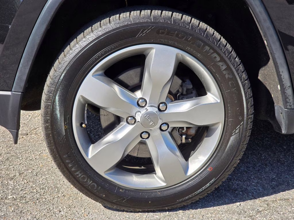 2013 Brilliant Black Crystal Pearlcoat Jeep Grand Cherokee Overland 4X4 SUV