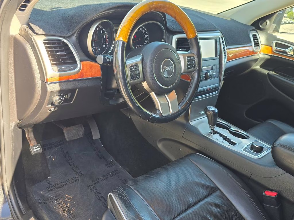 2013 Brilliant Black Crystal Pearlcoat Jeep Grand Cherokee Overland 4X4 SUV