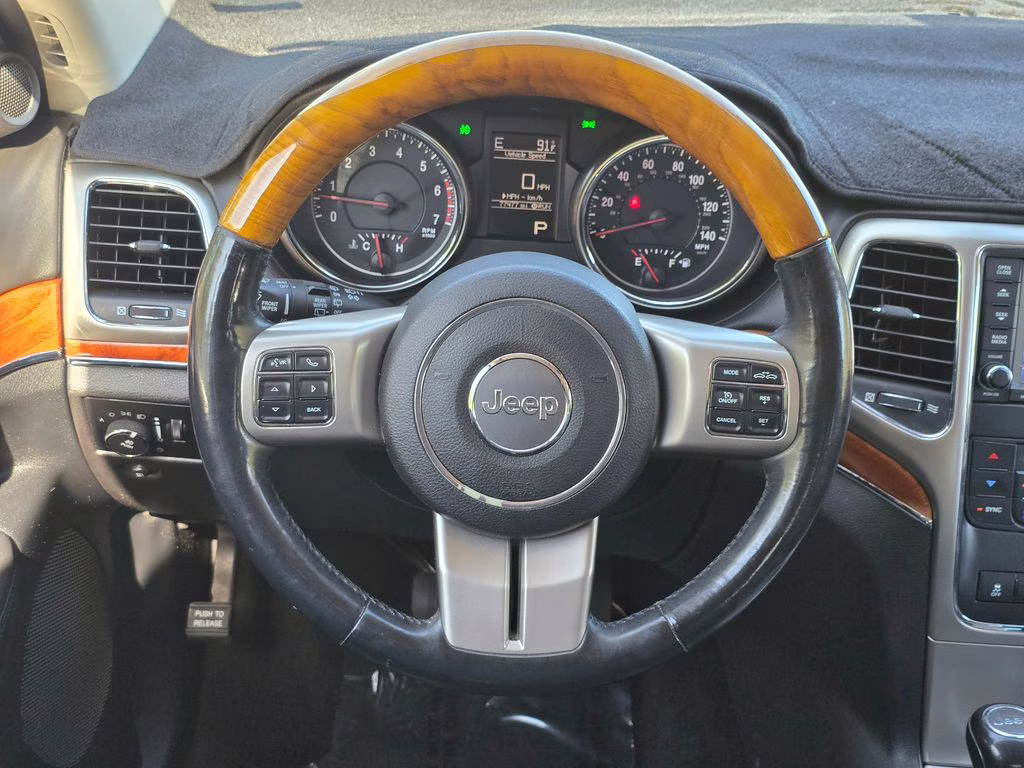 2013 Brilliant Black Crystal Pearlcoat Jeep Grand Cherokee Overland 4X4 SUV