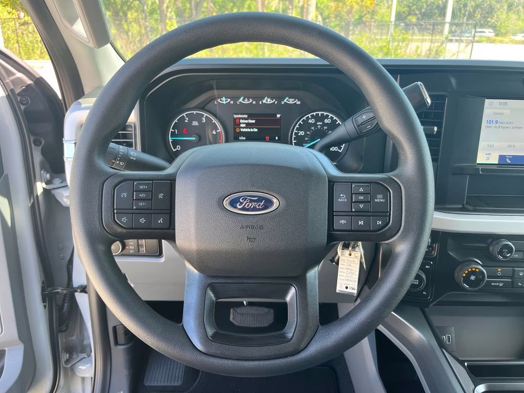 2026 Avalanche Ford Super Duty F-350 DRW XLT 4X4 Truck