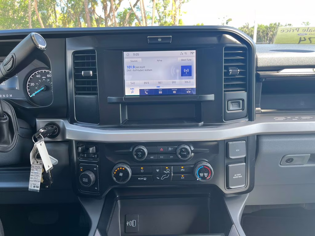 2026 Avalanche Ford Super Duty F-350 DRW XLT 4X4 Truck