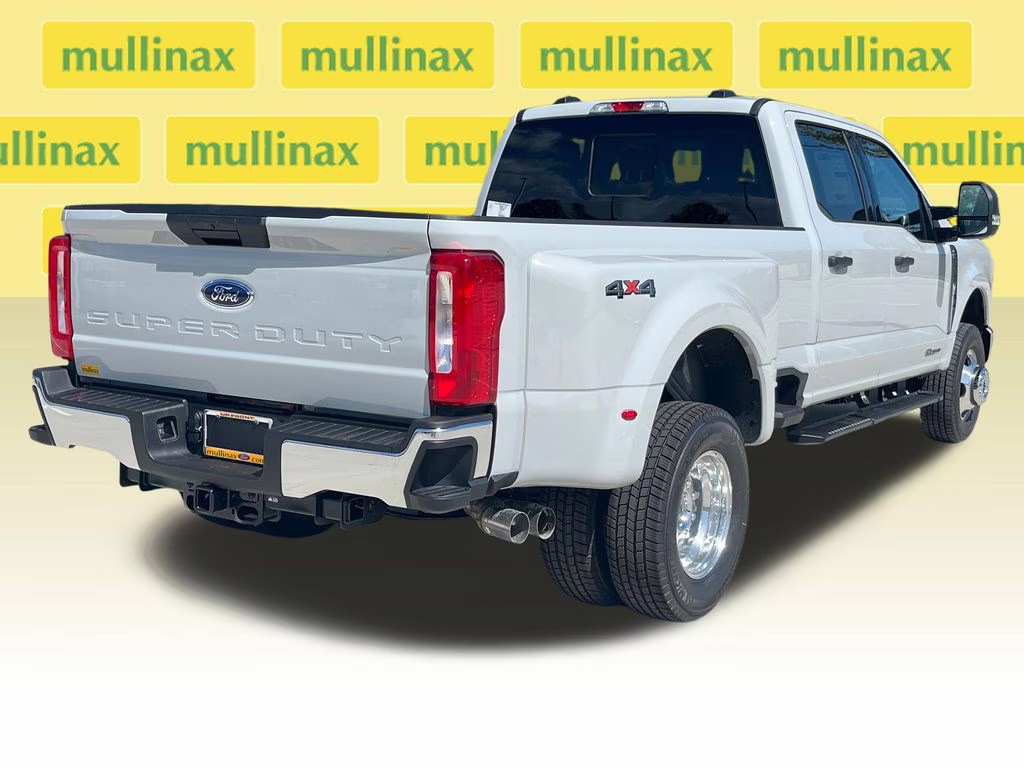 2026 Avalanche Ford Super Duty F-350 DRW XLT 4X4 Truck