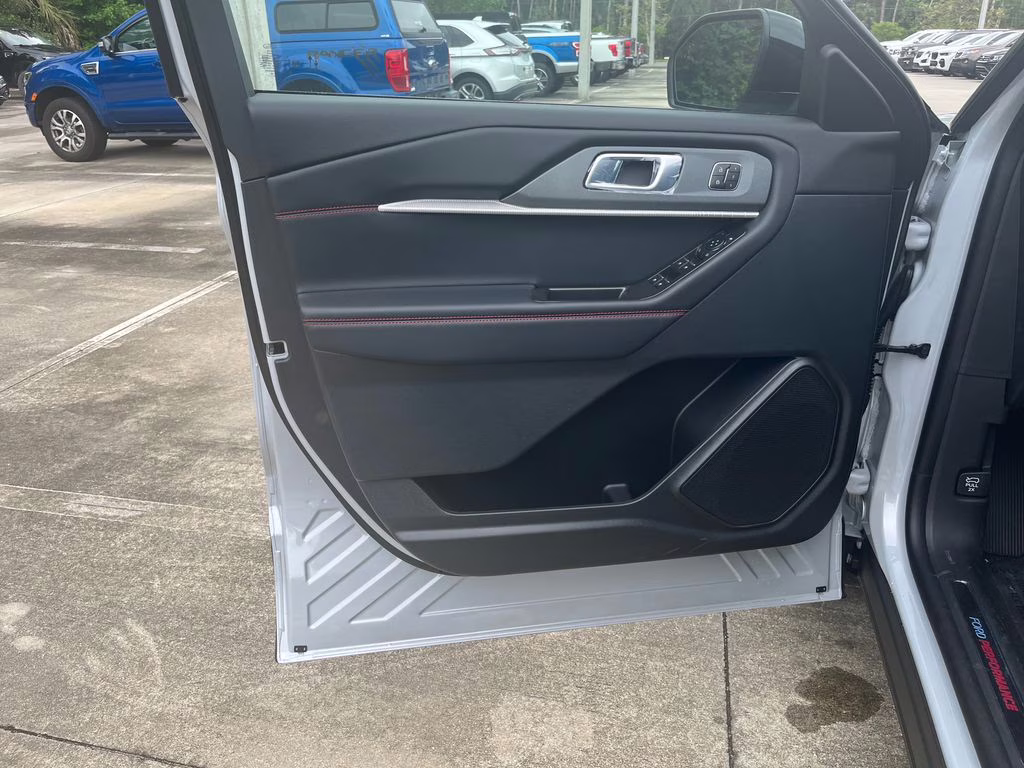 2026 White Ford Explorer ST 4X4 SUV