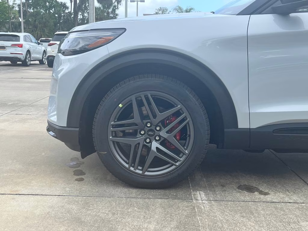 2026 White Ford Explorer ST 4X4 SUV