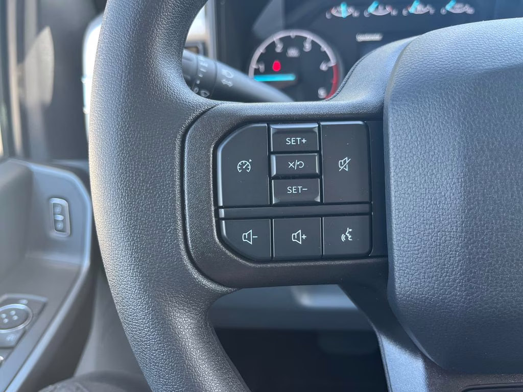 2026 Avalanche Ford Super Duty F-350 DRW XLT 4X4 Truck