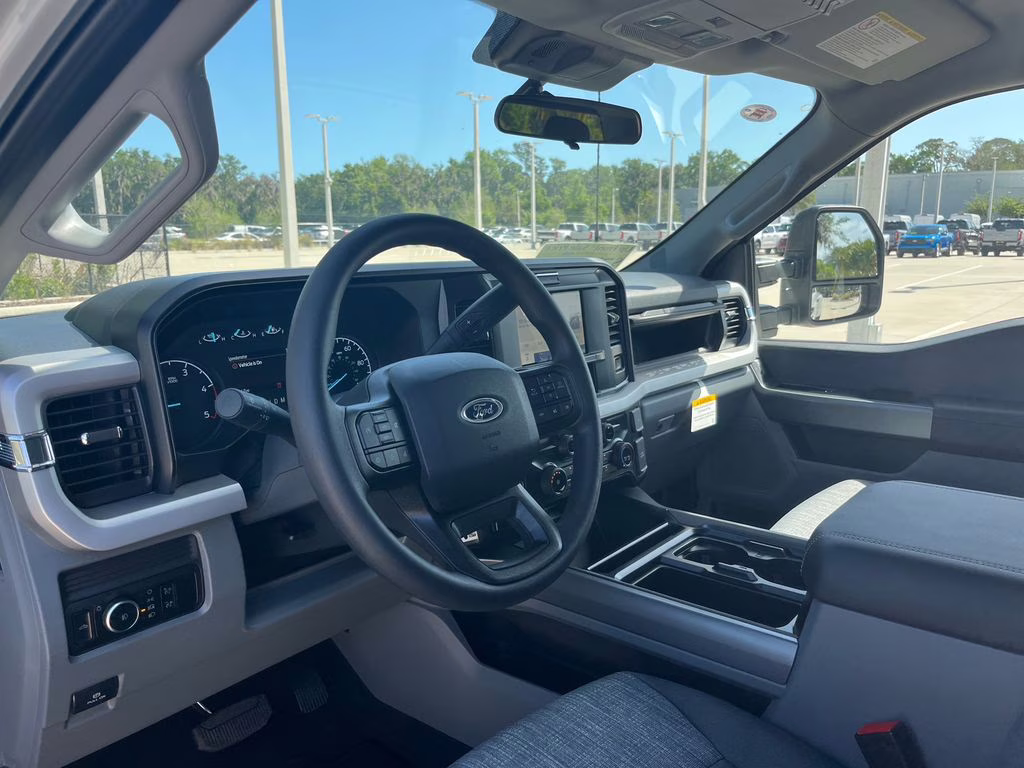 2026 Avalanche Ford Super Duty F-350 DRW XLT 4X4 Truck