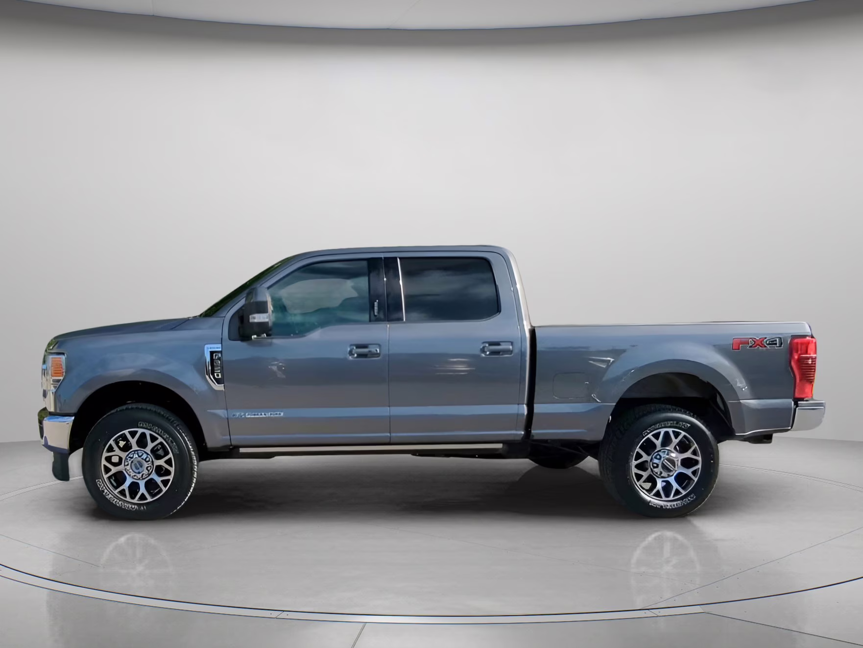 2022 Carbonized Gray Metallic Ford Super Duty F-250 SRW LARIAT Crew Cab Pickup 4X4 Truck