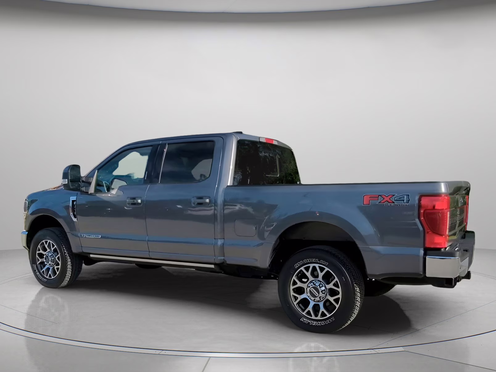 2022 Carbonized Gray Metallic Ford Super Duty F-250 SRW LARIAT Crew Cab Pickup 4X4 Truck