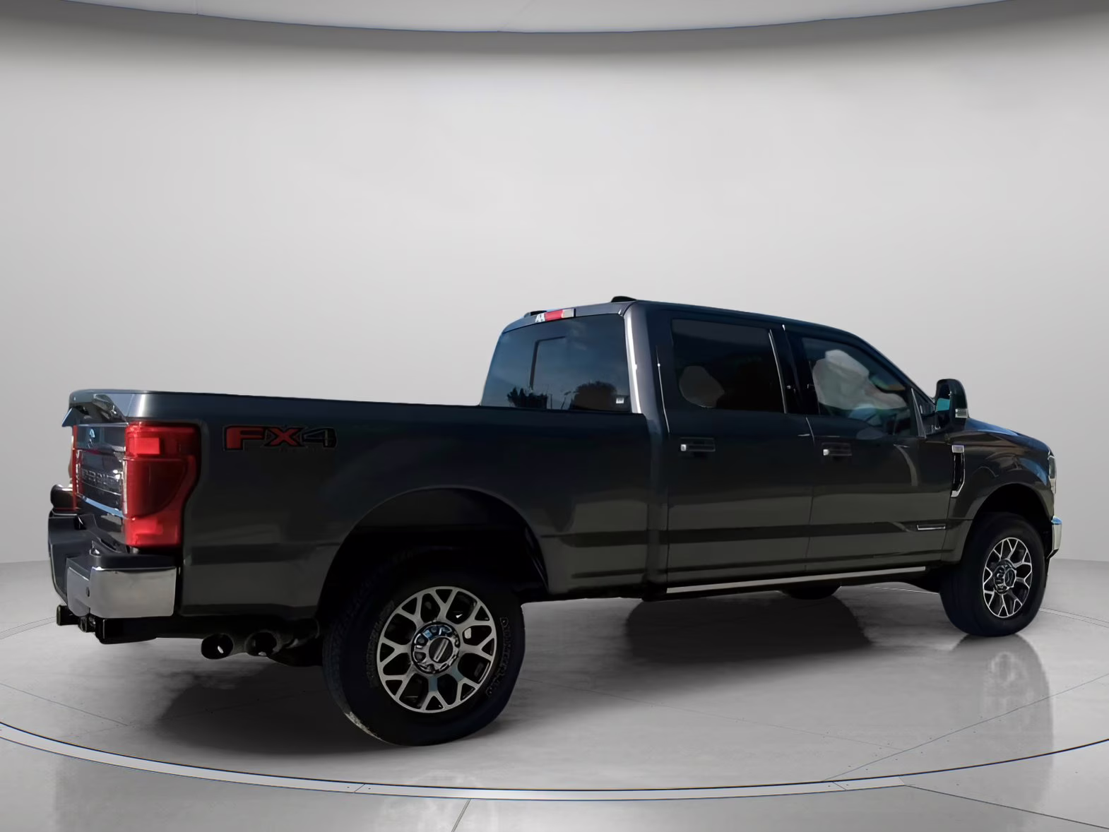 2022 Carbonized Gray Metallic Ford Super Duty F-250 SRW LARIAT Crew Cab Pickup 4X4 Truck