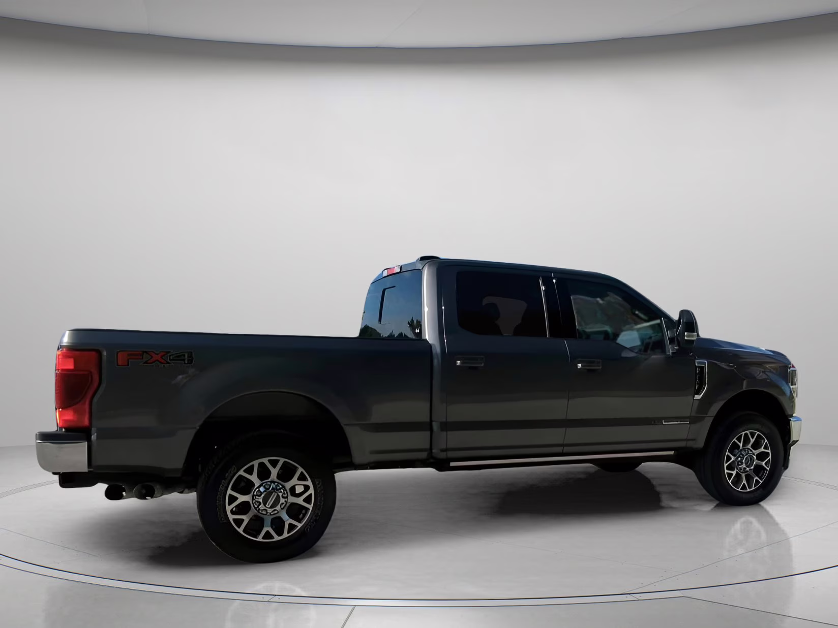 2022 Carbonized Gray Metallic Ford Super Duty F-250 SRW LARIAT Crew Cab Pickup 4X4 Truck
