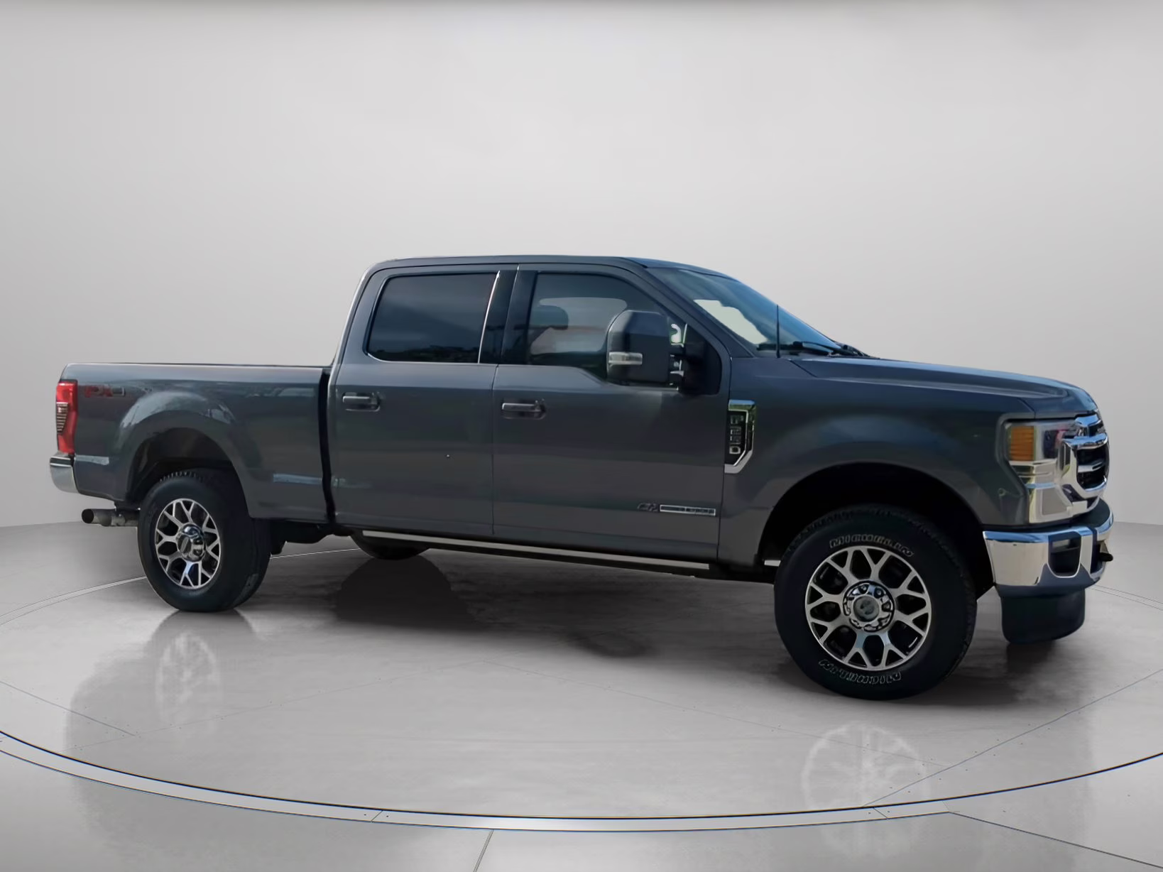 2022 Carbonized Gray Metallic Ford Super Duty F-250 SRW LARIAT Crew Cab Pickup 4X4 Truck