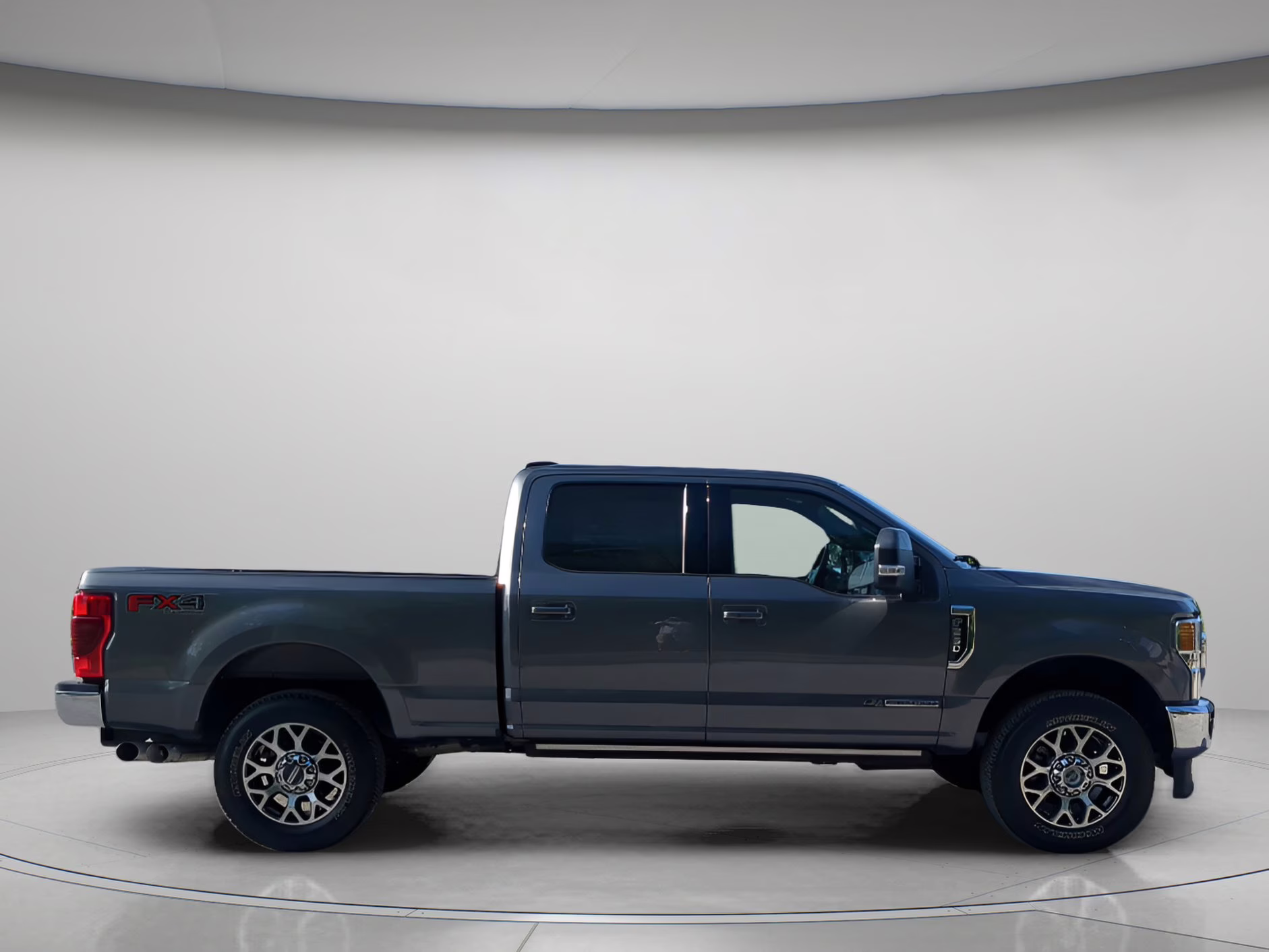 2022 Carbonized Gray Metallic Ford Super Duty F-250 SRW LARIAT Crew Cab Pickup 4X4 Truck