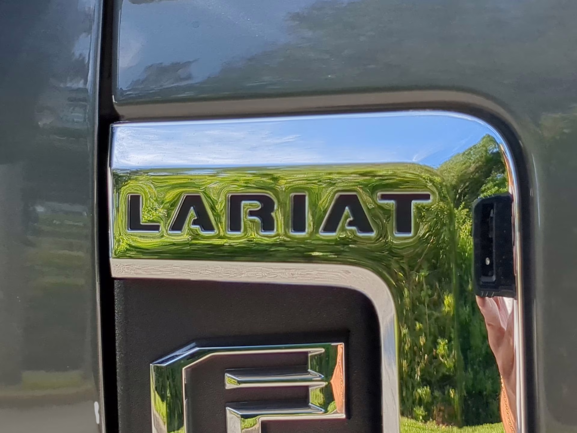 2022 Carbonized Gray Metallic Ford Super Duty F-250 SRW LARIAT Crew Cab Pickup 4X4 Truck