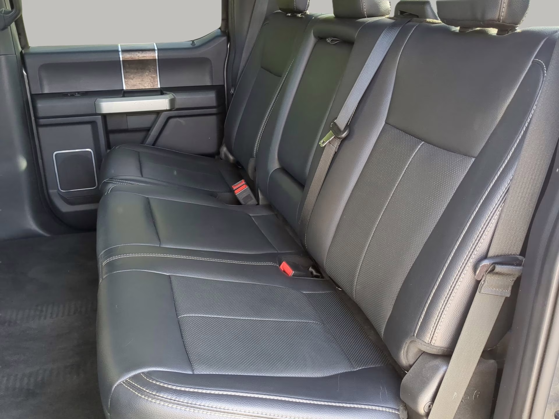 2022 Carbonized Gray Metallic Ford Super Duty F-250 SRW LARIAT Crew Cab Pickup 4X4 Truck