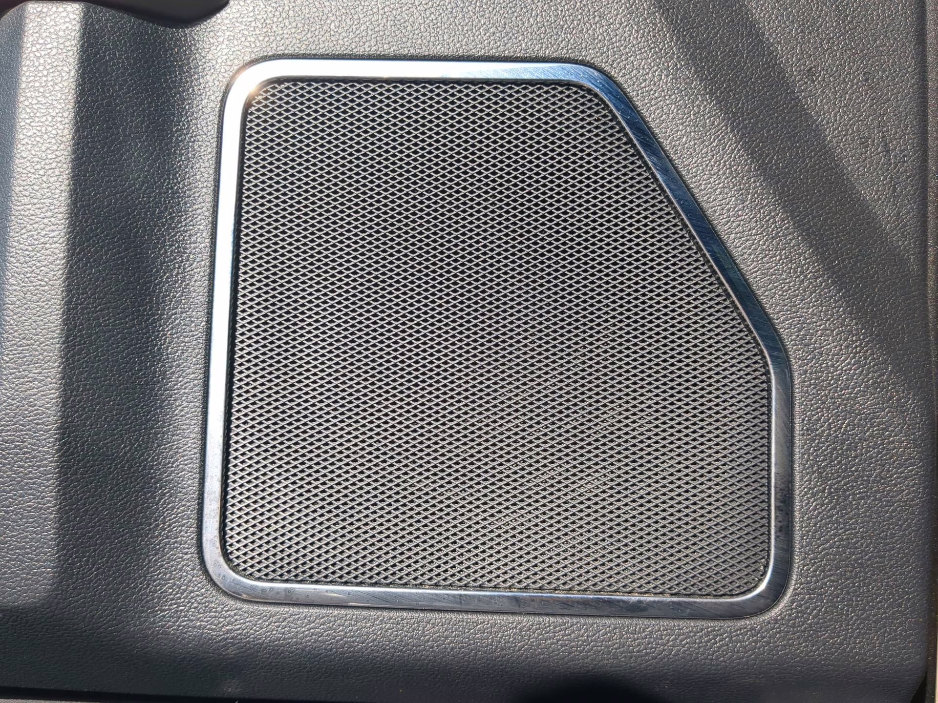 2022 Carbonized Gray Metallic Ford Super Duty F-250 SRW LARIAT Crew Cab Pickup 4X4 Truck