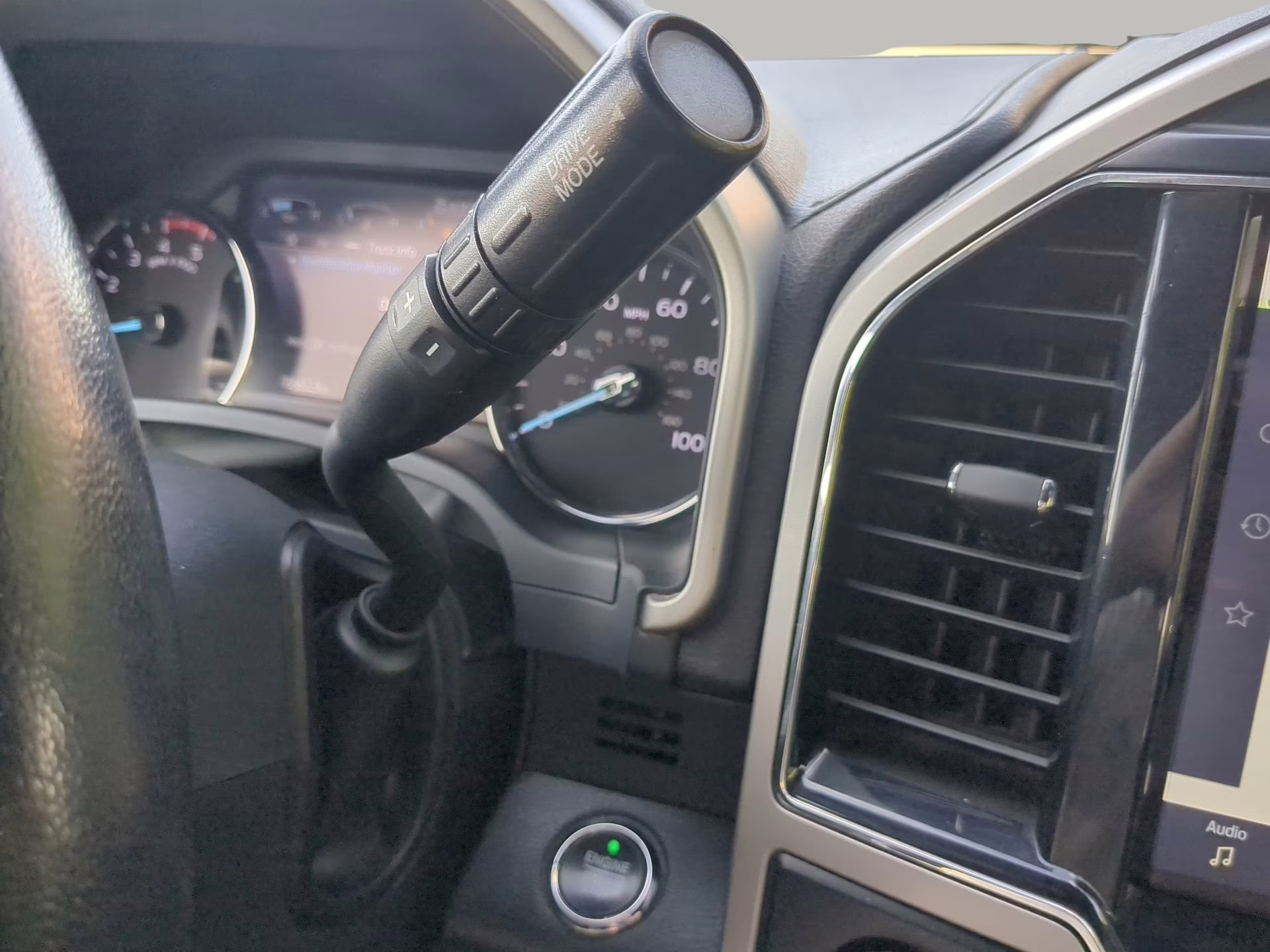 2022 Carbonized Gray Metallic Ford Super Duty F-250 SRW LARIAT Crew Cab Pickup 4X4 Truck