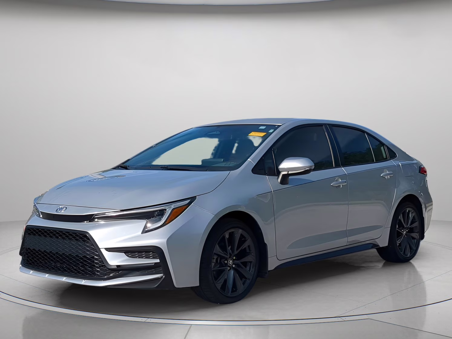2024 Classic Silver Metallic Toyota Corolla SE FWD Sedan