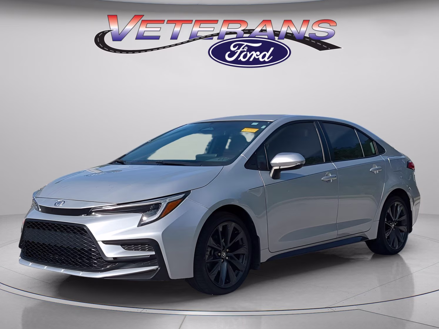 2024 Classic Silver Metallic Toyota Corolla SE FWD Sedan