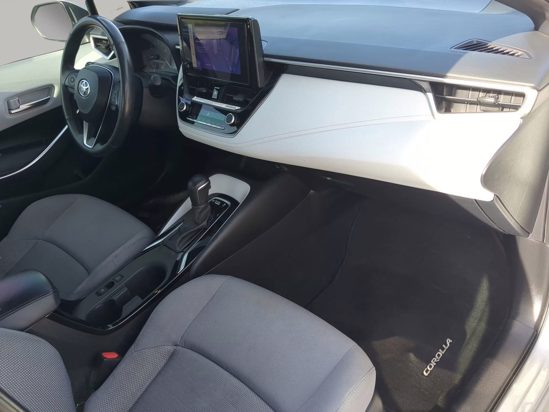 2024 Classic Silver Metallic Toyota Corolla SE FWD Sedan