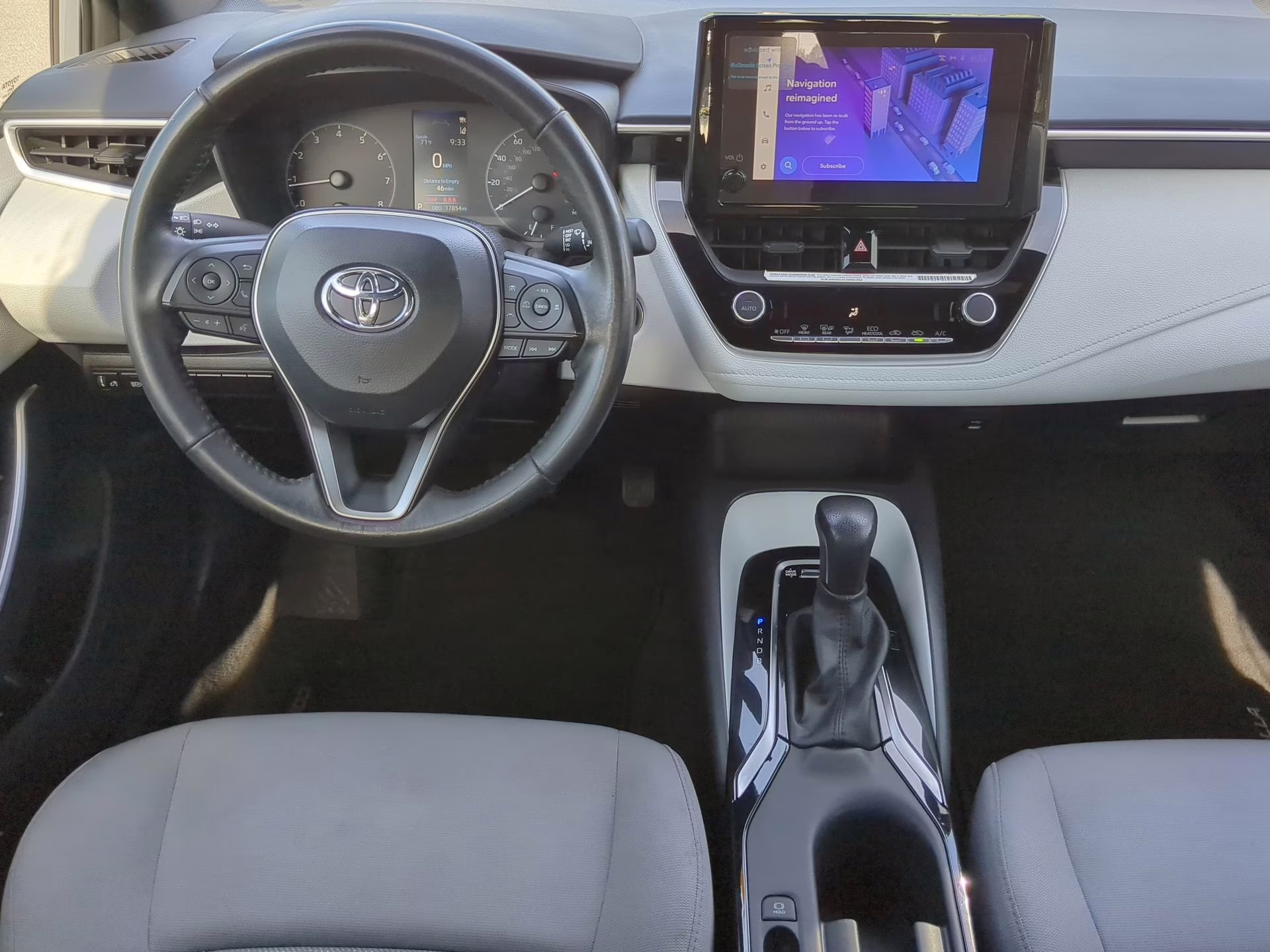 2024 Classic Silver Metallic Toyota Corolla SE FWD Sedan
