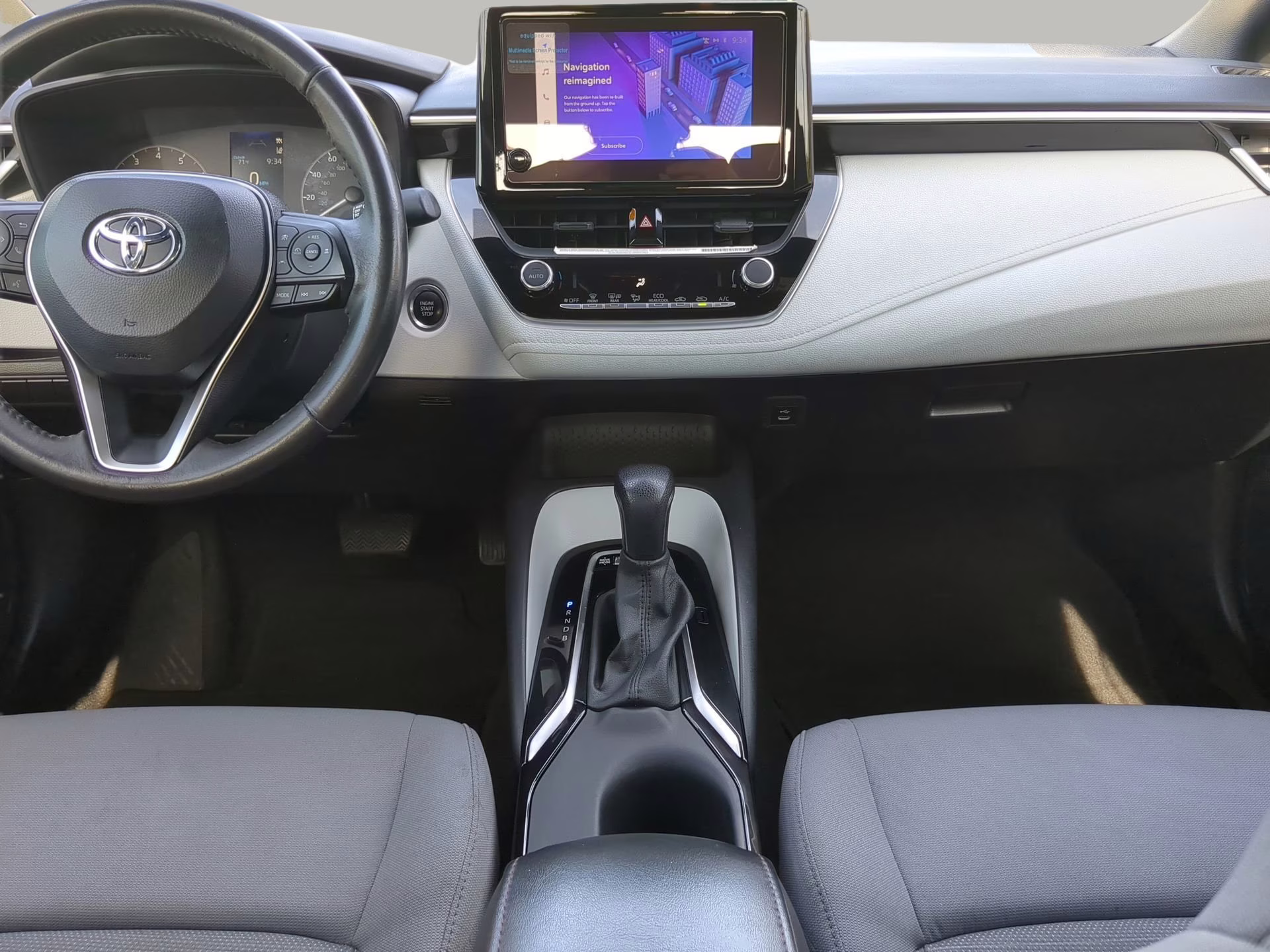 2024 Classic Silver Metallic Toyota Corolla SE FWD Sedan