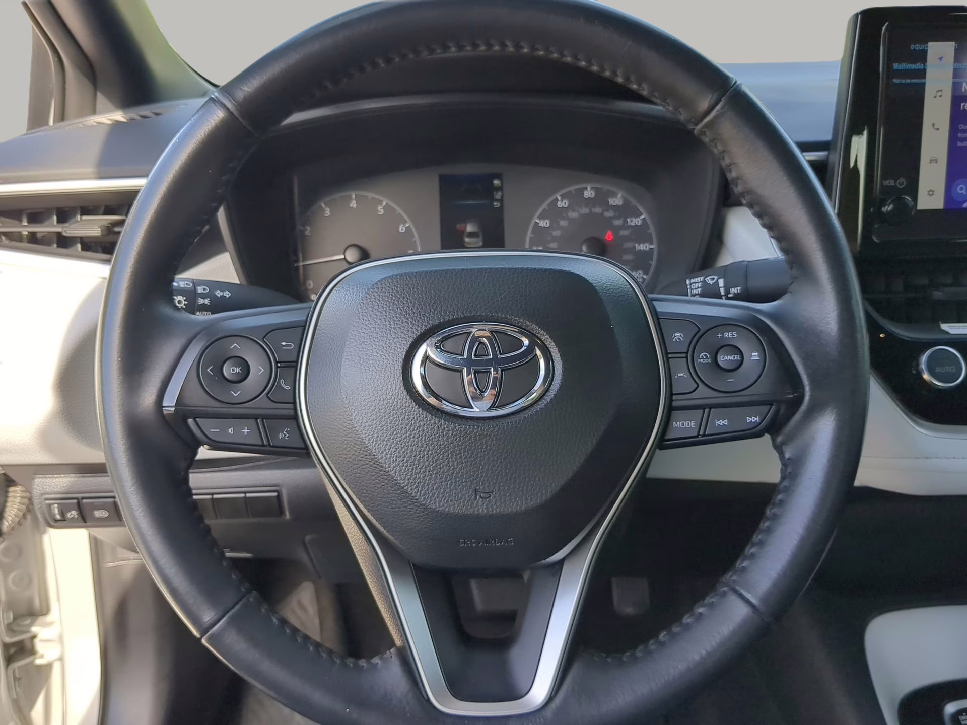 2024 Classic Silver Metallic Toyota Corolla SE FWD Sedan
