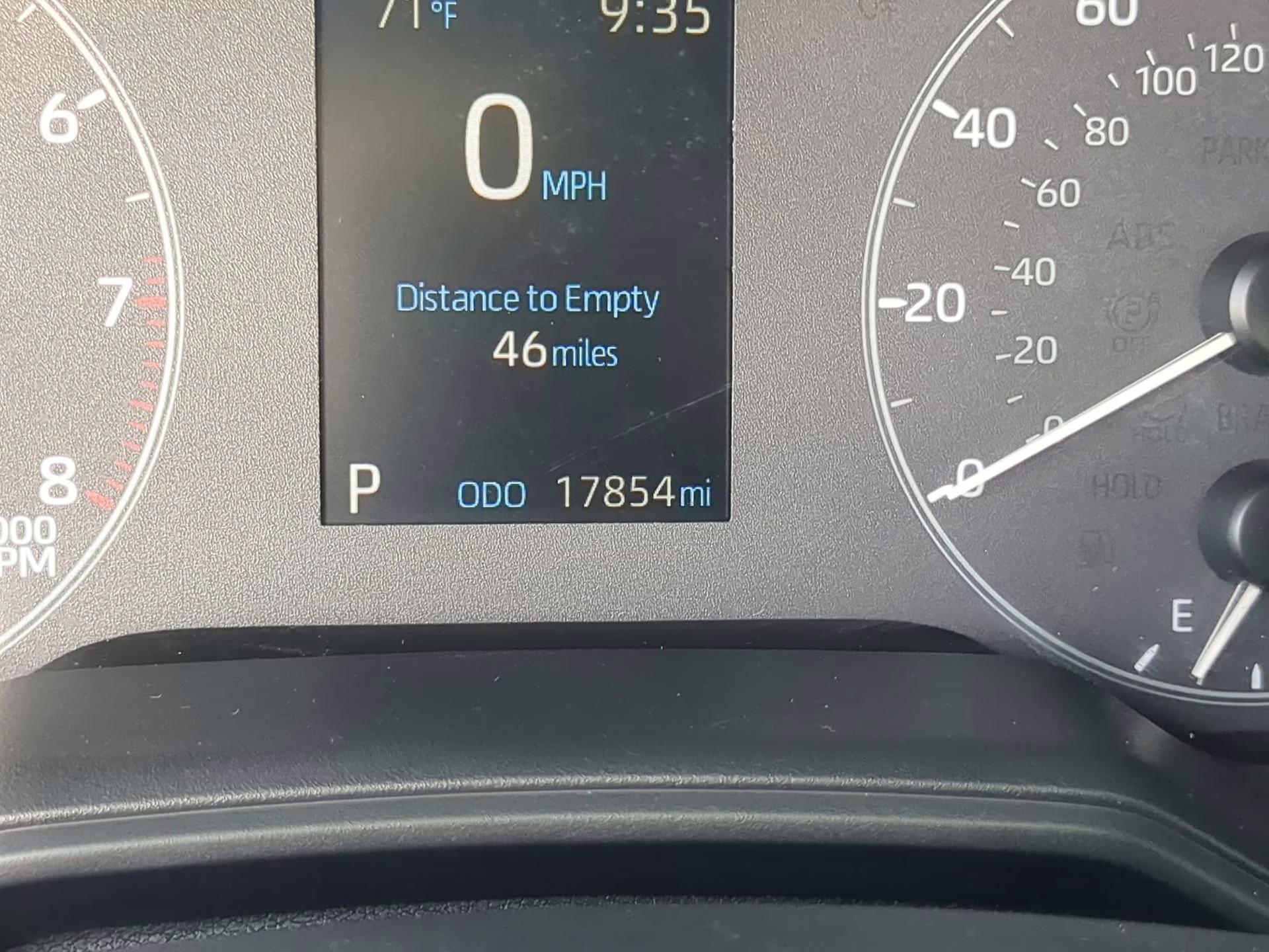 2024 Classic Silver Metallic Toyota Corolla SE FWD Sedan