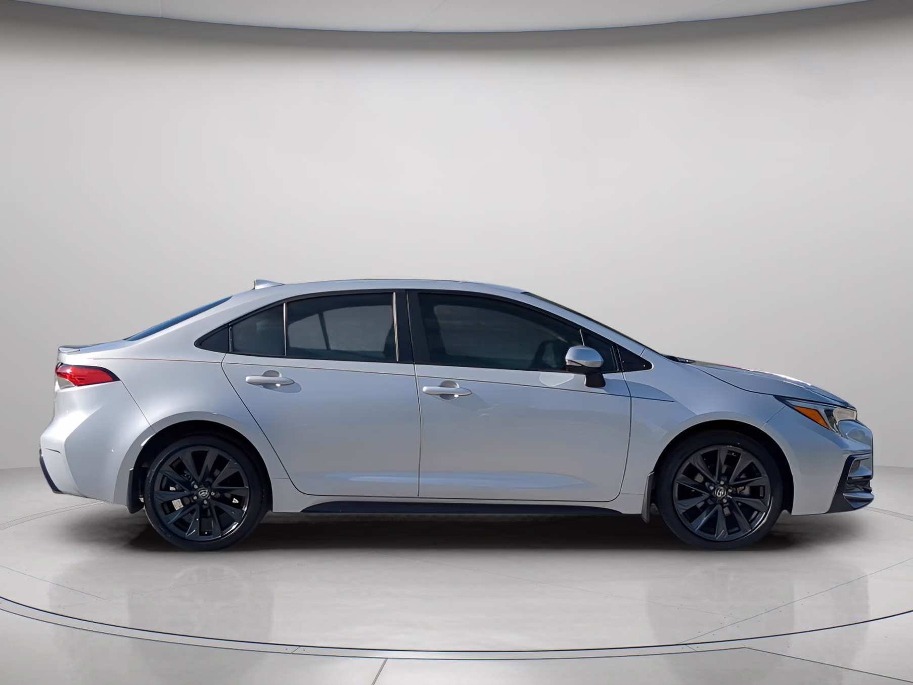 2024 Classic Silver Metallic Toyota Corolla SE FWD Sedan