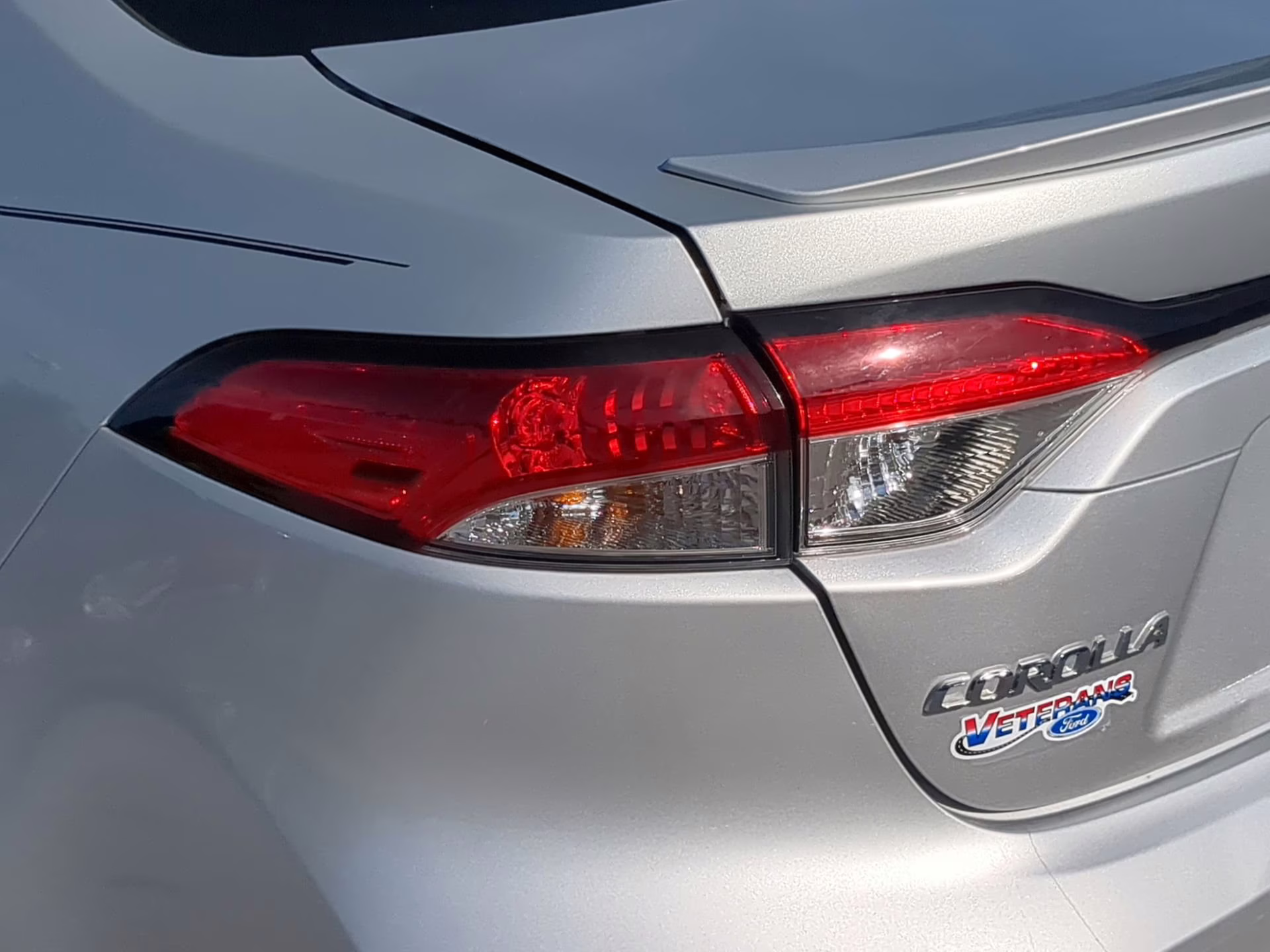 2024 Classic Silver Metallic Toyota Corolla SE FWD Sedan