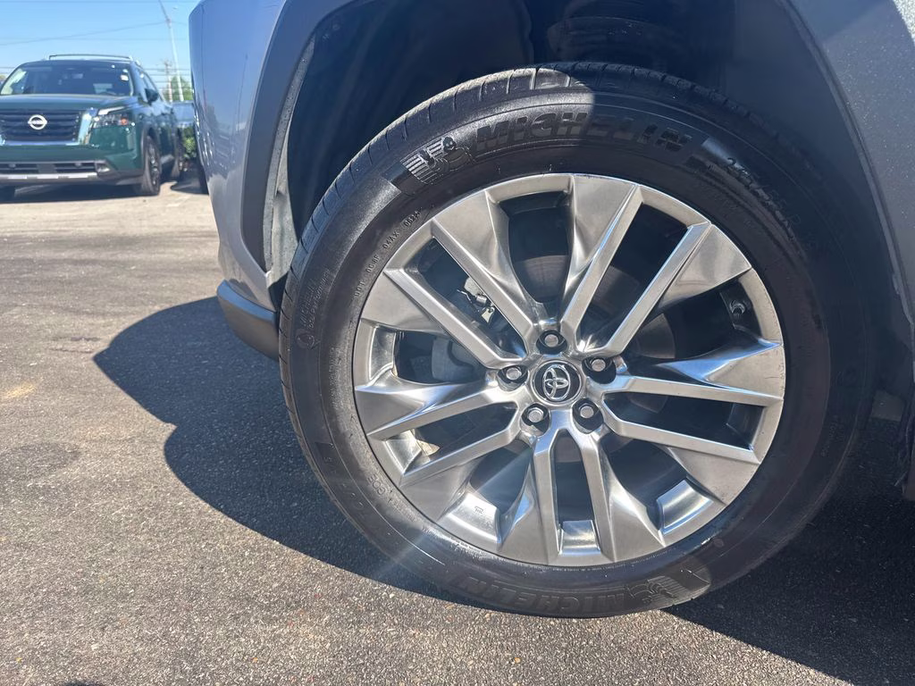 2019 Silver Sky Metallic Toyota RAV4 XLE Premium FWD SUV
