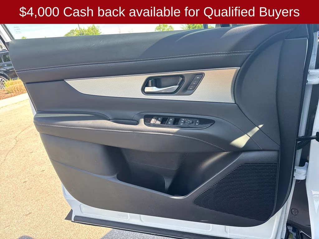 2026 Everest White Pearl Tricoat Nissan Murano Platinum AWD SUV