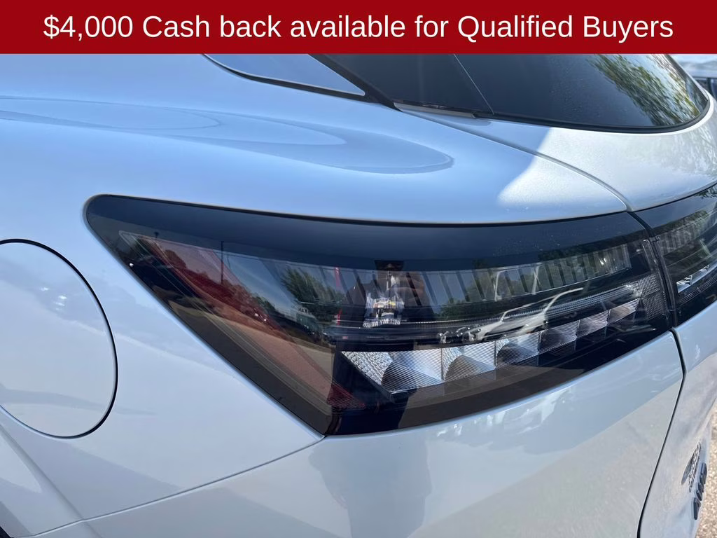 2026 Everest White Pearl Tricoat Nissan Murano Platinum AWD SUV