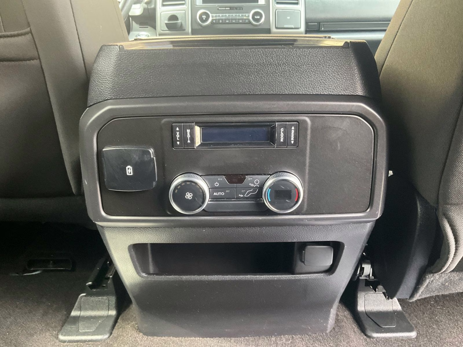 2020 White Metallic Ford Expedition XLT 4X4 SUV