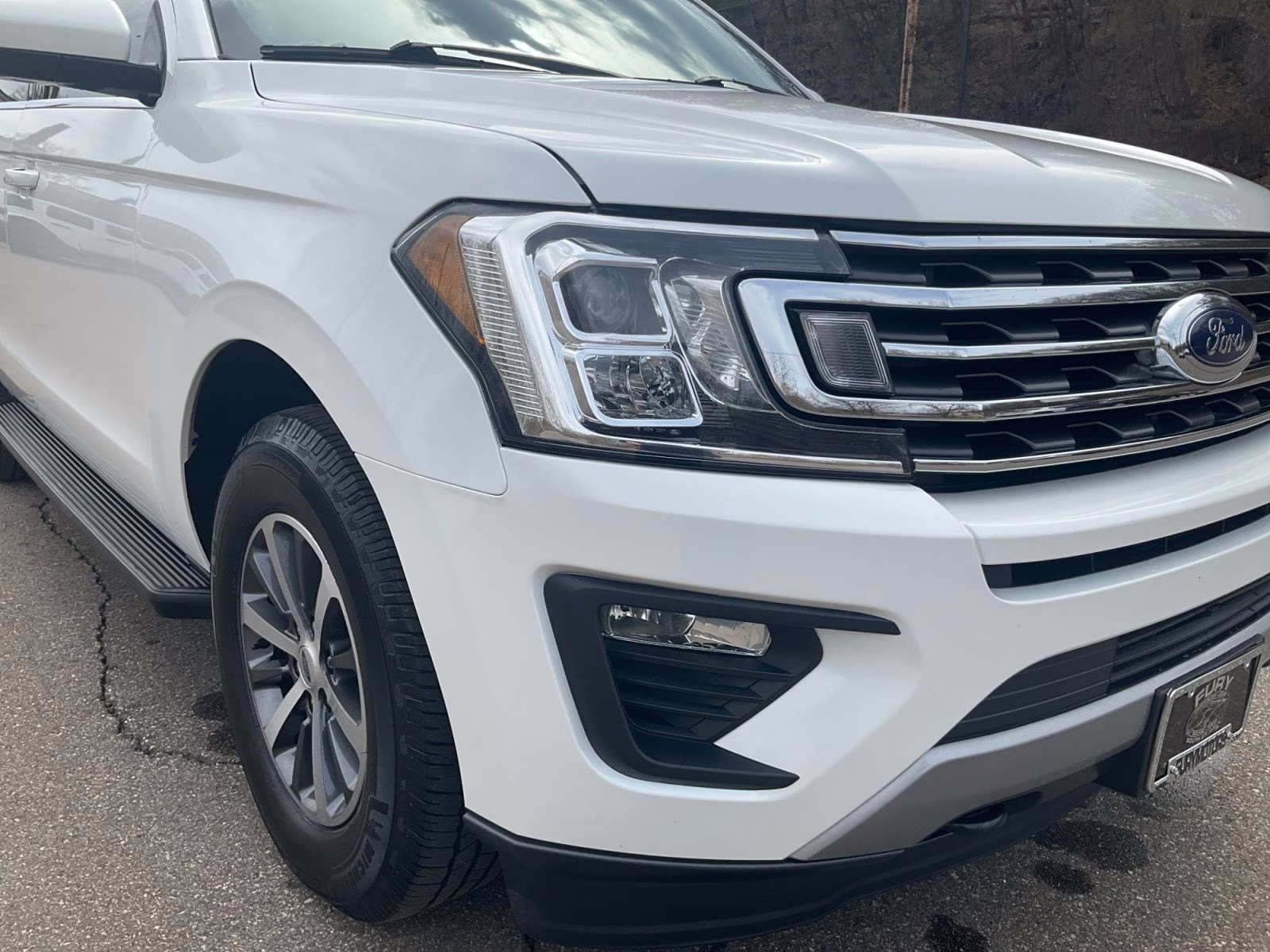 2020 White Metallic Ford Expedition XLT 4X4 SUV