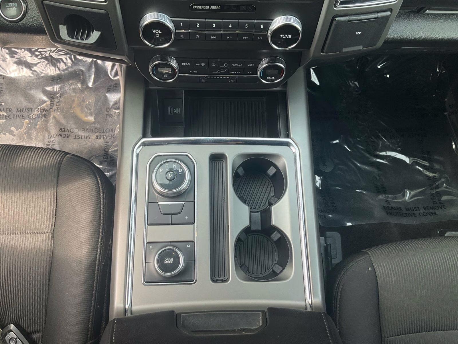 2020 White Metallic Ford Expedition XLT 4X4 SUV