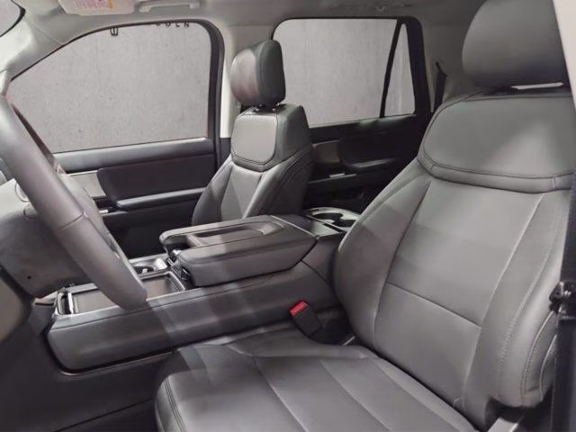 2026 Star White Metallic Tri-Coat Ford Expedition Max Active 4X4 SUV