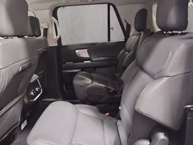 2026 Star White Metallic Tri-Coat Ford Expedition Max Active 4X4 SUV