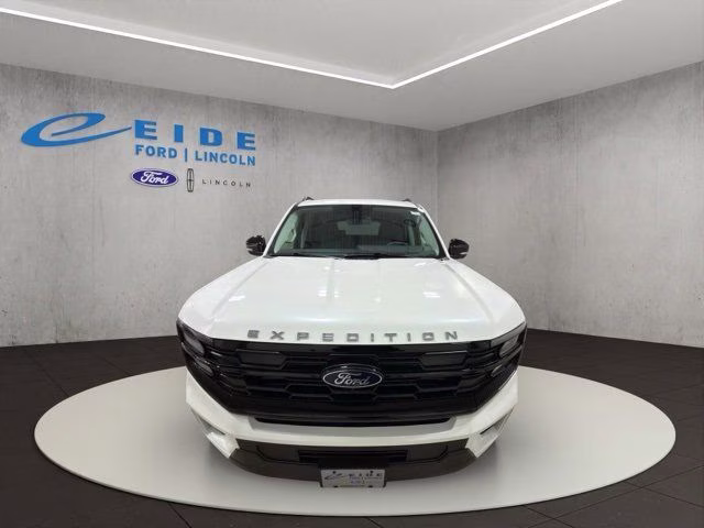 2026 Star White Metallic Tri-Coat Ford Expedition Max Active 4X4 SUV