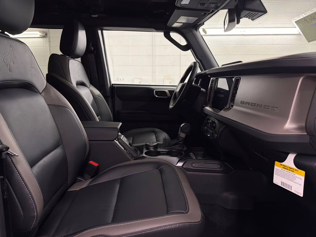 2026 OXFORD WHITE Ford Bronco Outer Banks 4X4 SUV