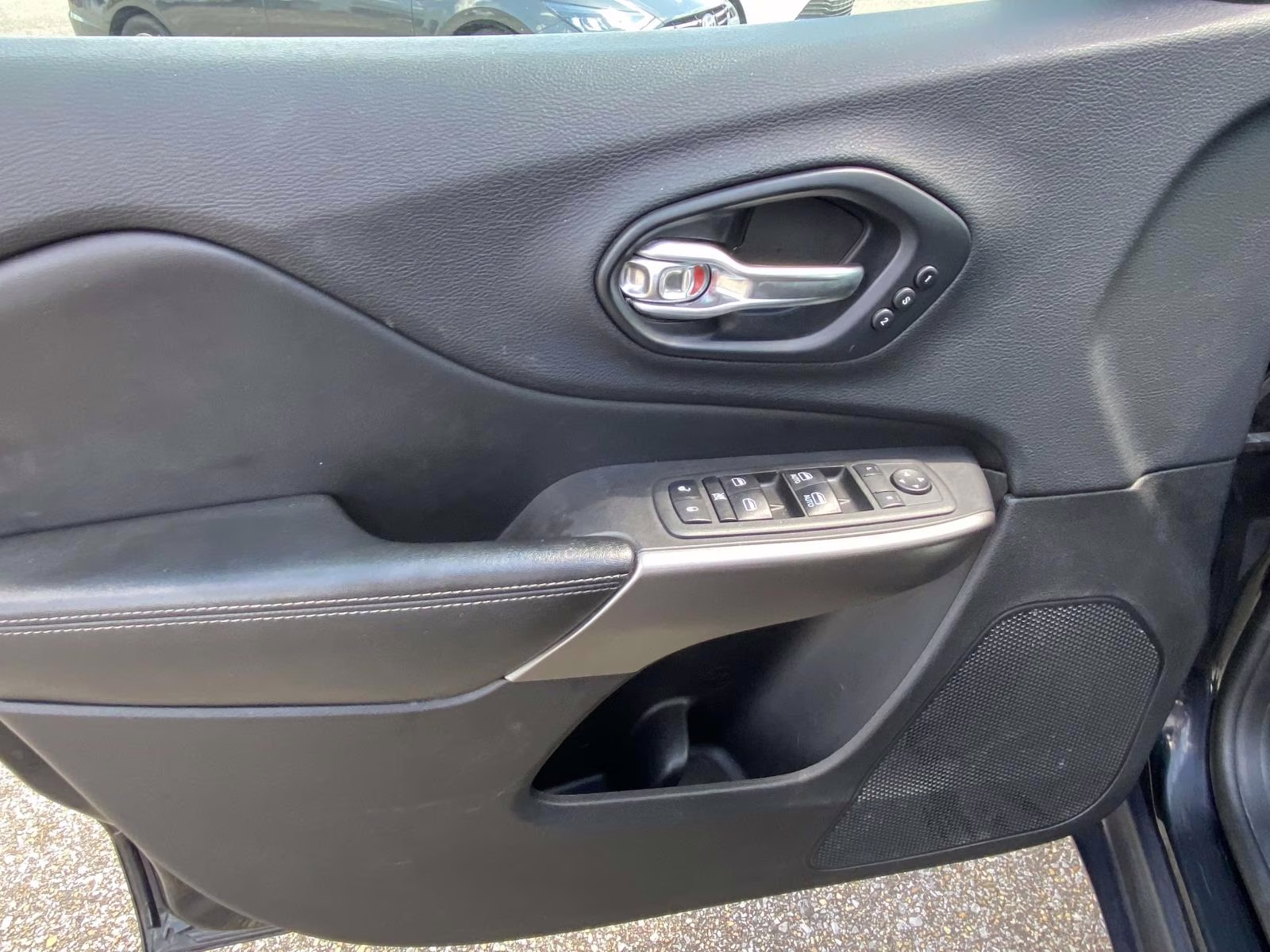 2019 Diamond Black Crystal Pearlcoat Jeep Cherokee Limited 4X4 SUV