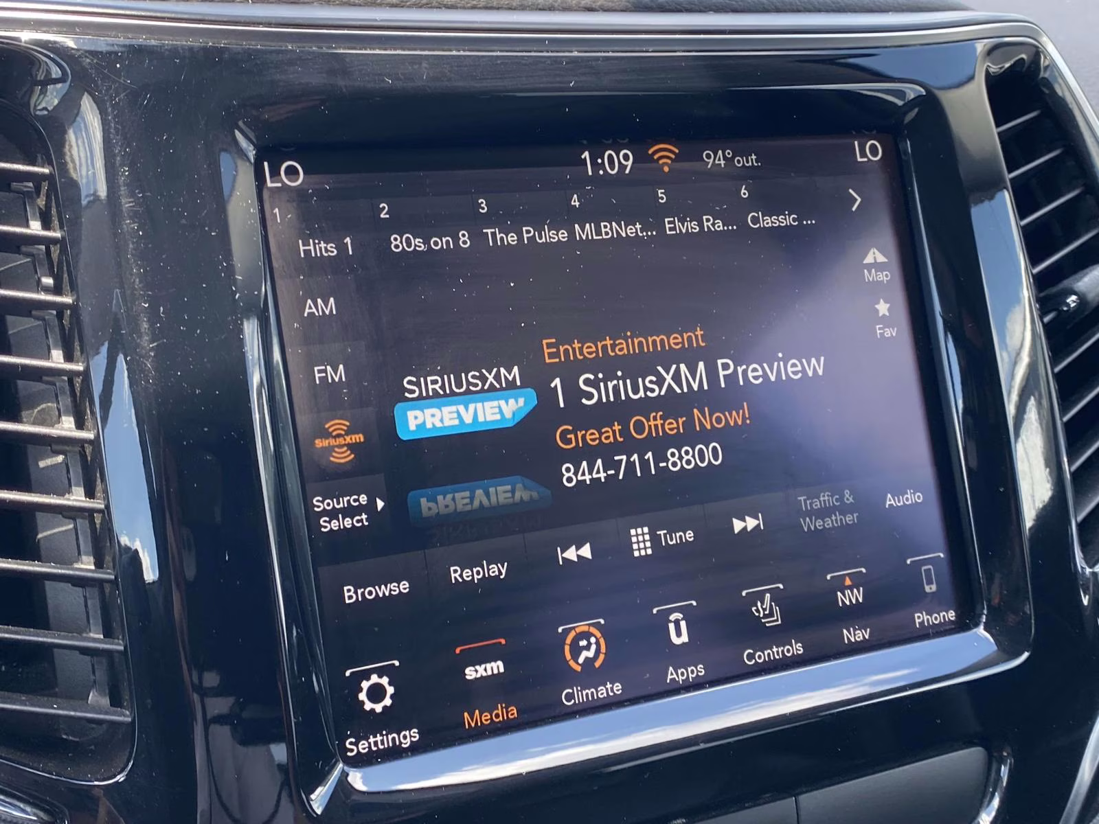 2019 Diamond Black Crystal Pearlcoat Jeep Cherokee Limited 4X4 SUV