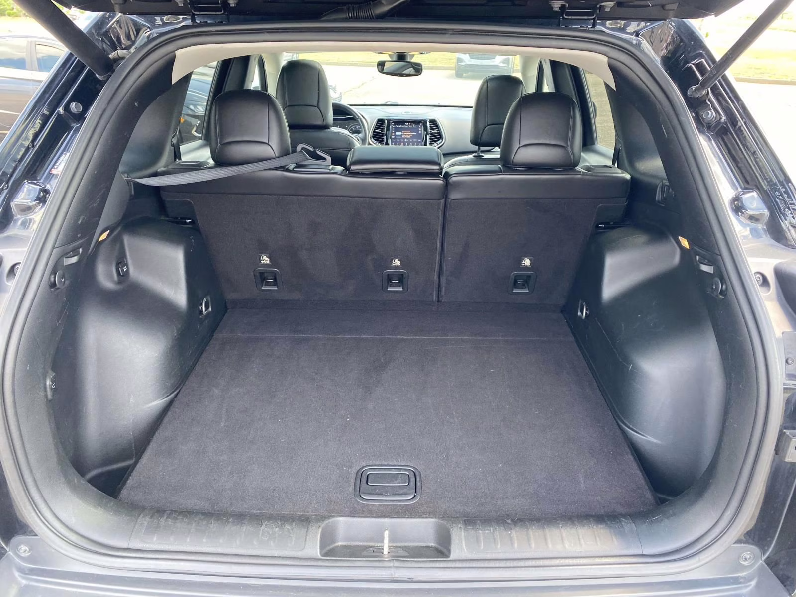 2019 Diamond Black Crystal Pearlcoat Jeep Cherokee Limited 4X4 SUV