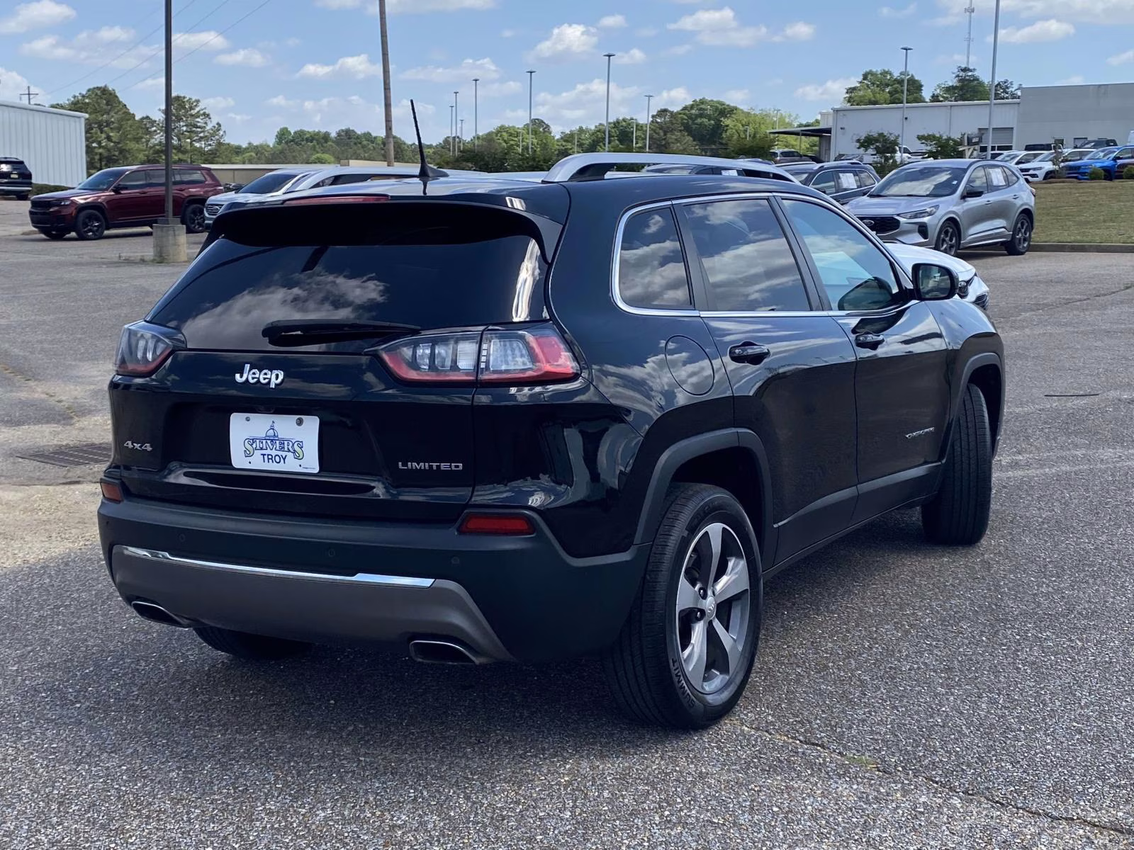 2019 Diamond Black Crystal Pearlcoat Jeep Cherokee Limited 4X4 SUV
