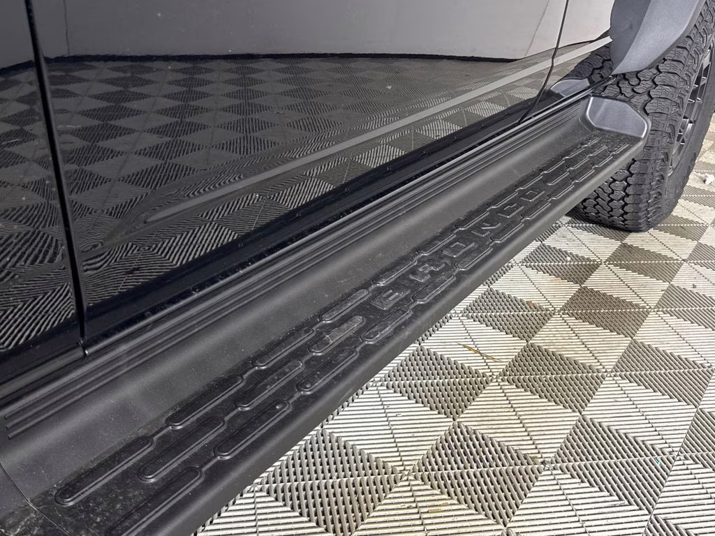 2026 Shadow Black Ford Bronco Outer Banks 4X4 SUV