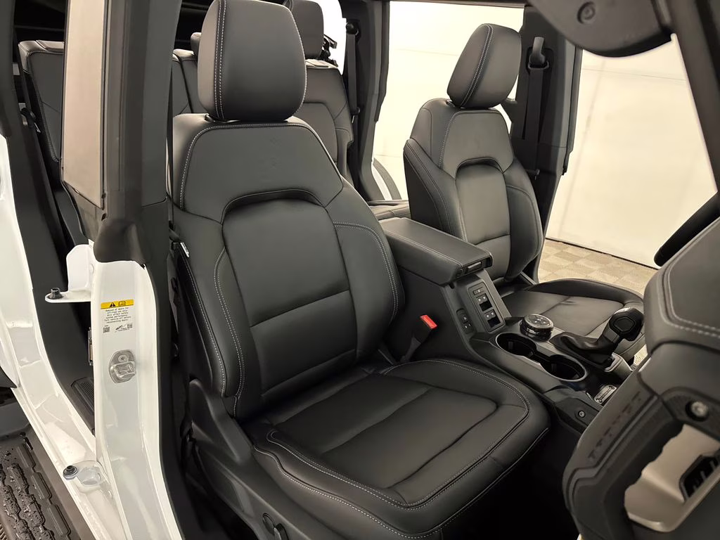 2026 Oxford White Ford Bronco Outer Banks 4X4 SUV