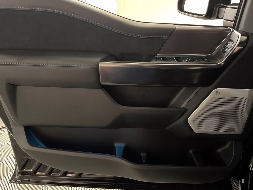 2026 Agate Black Metallic Ford Super Duty F-350 SRW Platinum 4X4 Truck