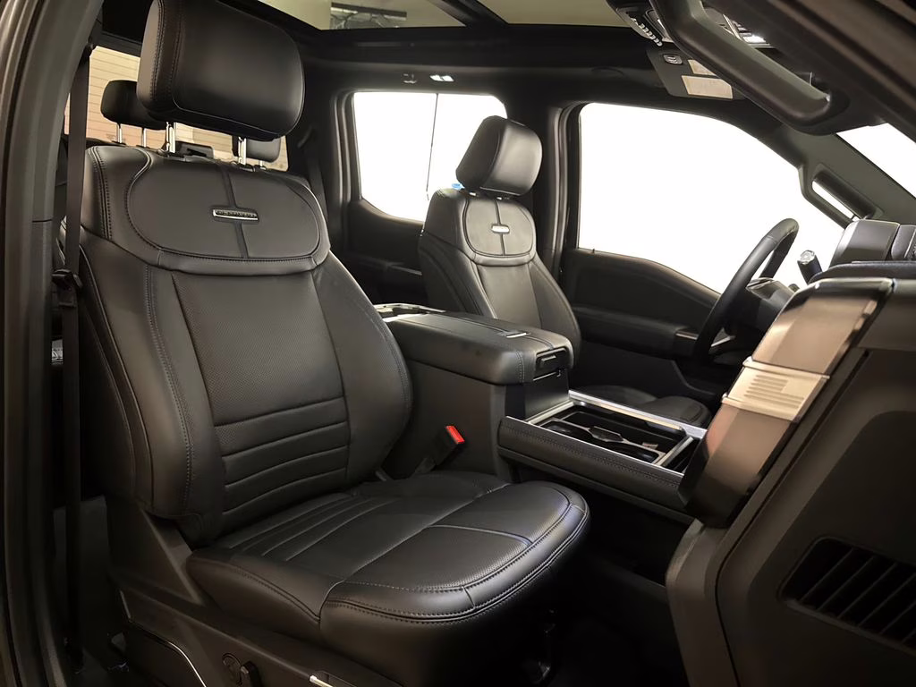 2026 Agate Black Metallic Ford Super Duty F-350 SRW Platinum 4X4 Truck